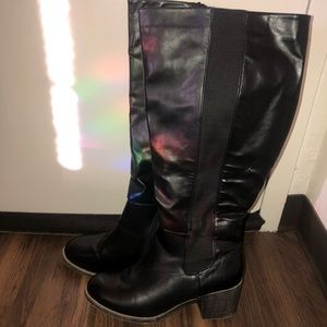 Torrid heeled boot size 11W Black